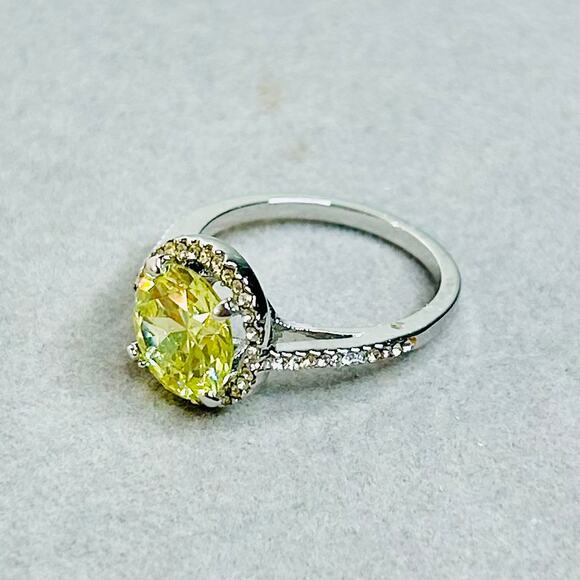 Round Chartreuse CZ Halo Silver Tone Cocktail Ring Size 8 - Picture 5 of 8